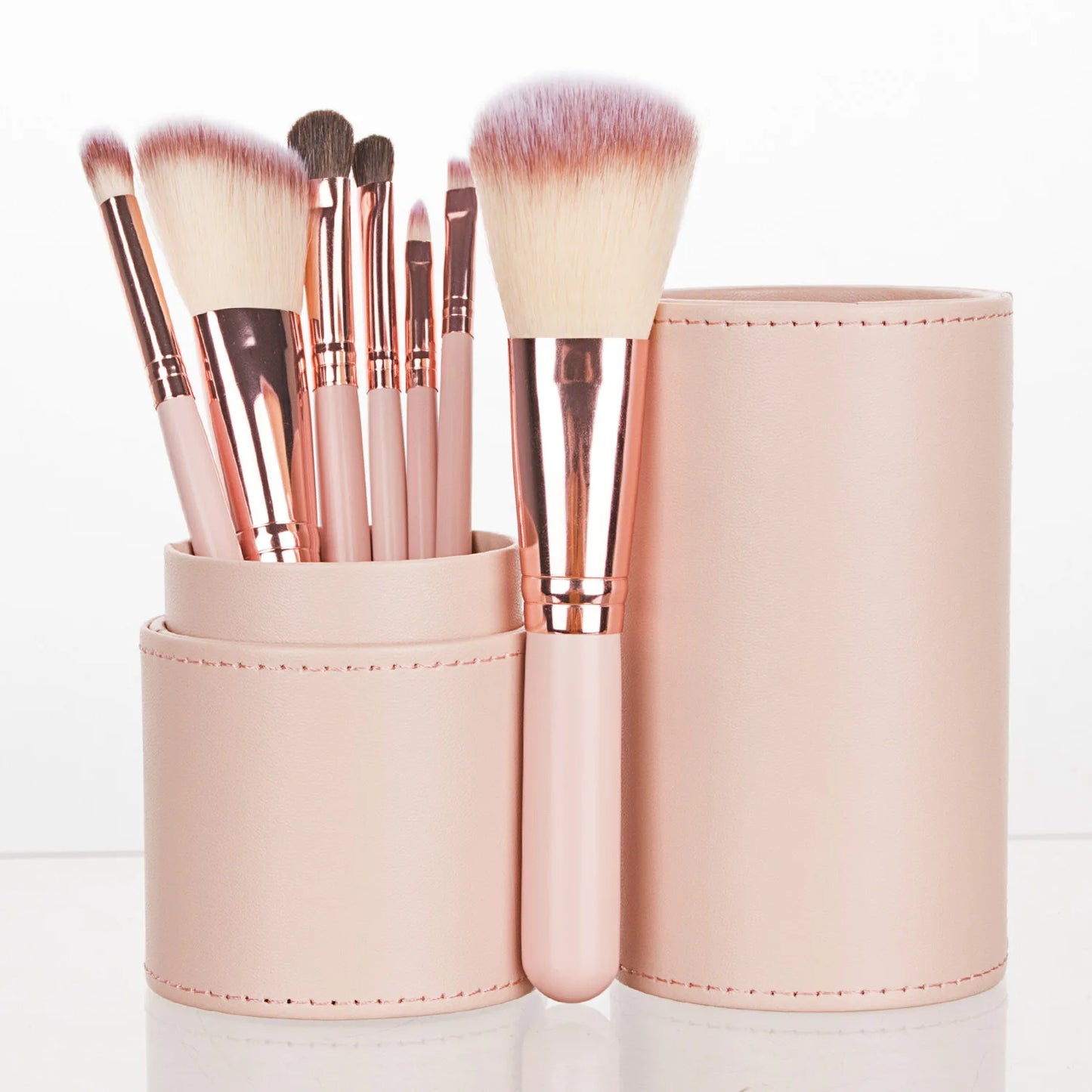 KOSMETYKI Artistry: High-End Professional Makeup Brushes Set for the Beauty Enthusiast