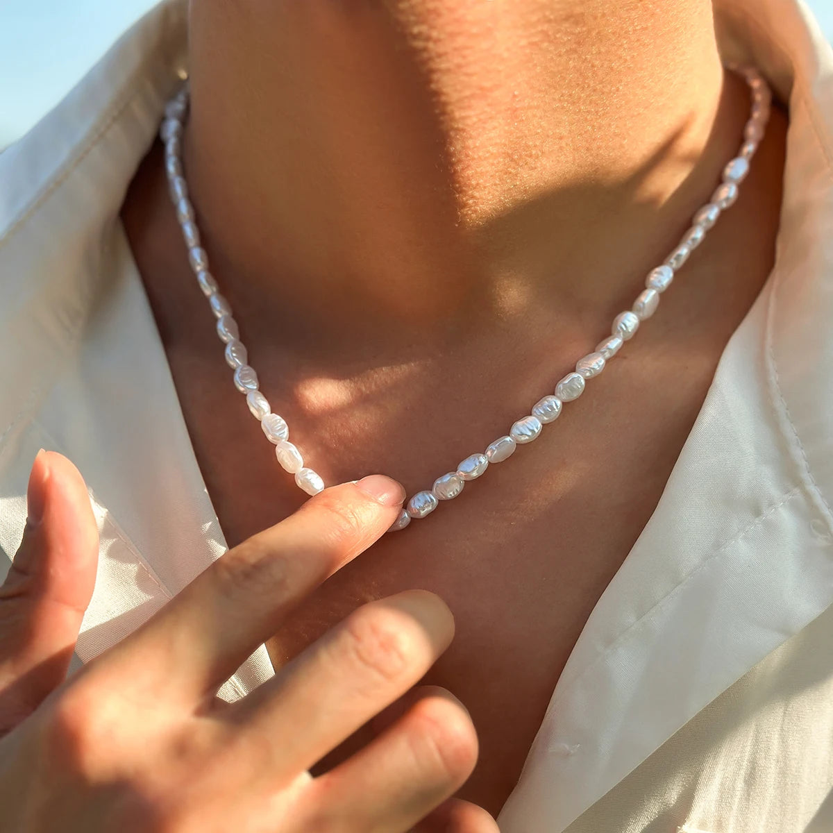 SHIXIN's Trendy Pearl Choker Necklace: Effortless Summer Elegance for Men