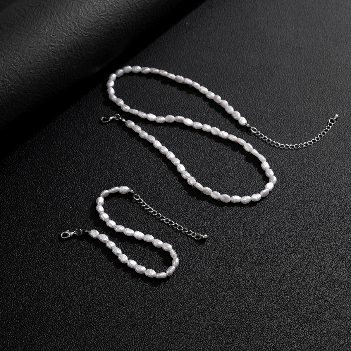 SHIXIN's Trendy Pearl Choker Necklace: Effortless Summer Elegance for Men