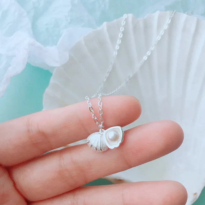 Women Heart-shaped Pendant Necklace - Silver Plated Clavicle Chain