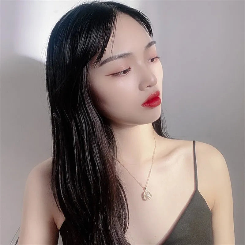 HYFAD Beads Women's Neck Chain - Kpop Pearl Pendant Necklace in Vintage Gold, a Stylish Goth Choker Jewelry Pendant