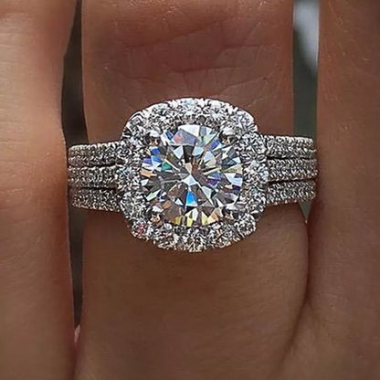 Huitan Luxury Engagement Ring with Brilliant Cubic Zirconia for Women