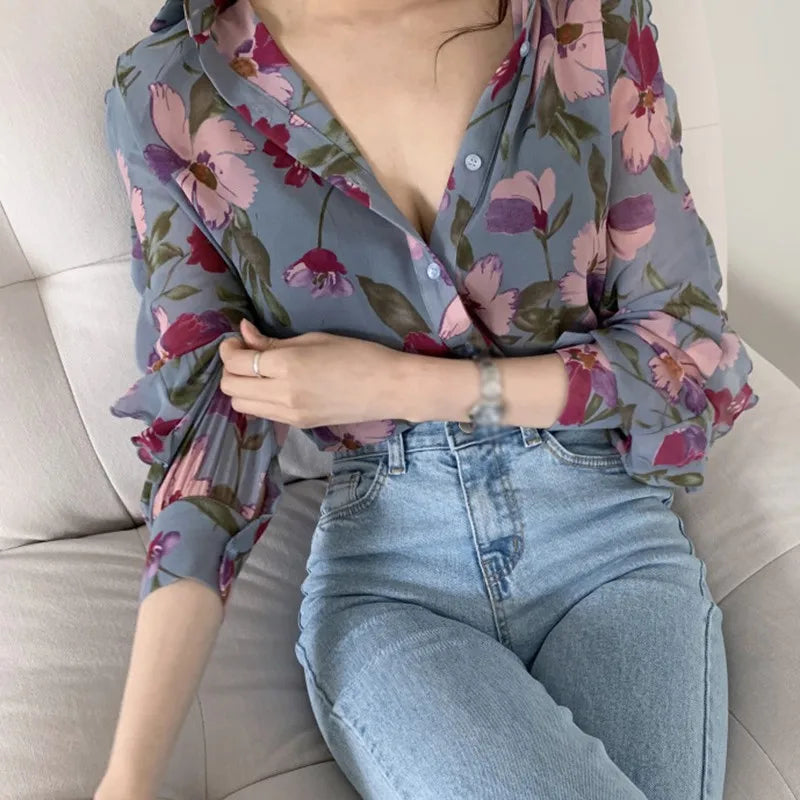 Wisremt Floral Elegance - V-Neck Chiffon Shirt Blouse