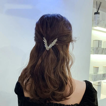 RaviMour Luxury Shining Crystal Hair Clip: A Touch of Elegance