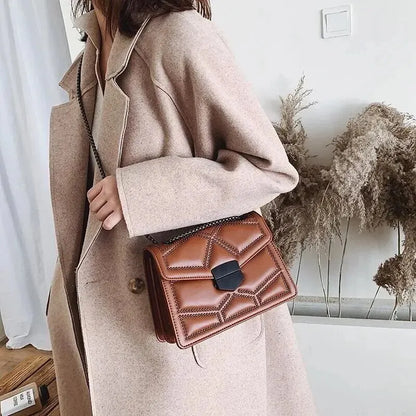 Lady Glams Vintage-Umhängetasche mit Nietenkette, kleine Größe – modische quadratische Umhängetasche aus PU-Leder für Damen, Designer-Handtasche