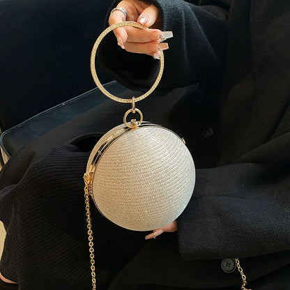 Abendtasche „Lady Glams“ mit rundem Ring – Verleihen Sie Ihrer Eleganz mit Handtaschen aus silbernem Metall mit runden Kugeln einen besonderen Touch