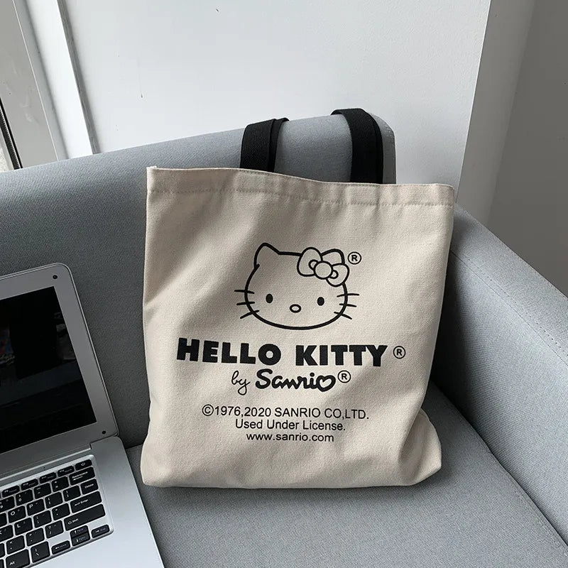 HELLO KITTY Retro Canvas Tasche – Dein stylischer Begleiter für jeden Anlass 