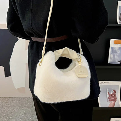 Handtasche aus Kunstpelz von Lady Glams – Verleihen Sie Ihrem Stil mit plüschiger Eleganz das gewisse Etwas