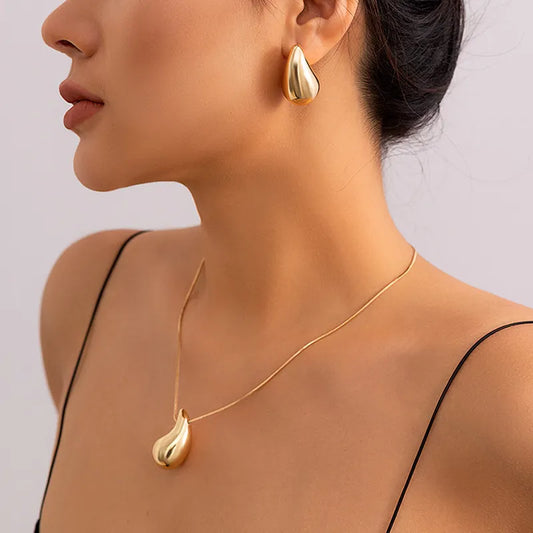 Lady Glams 2024 Must-Have: LAU CHIY Gold Stainless Steel Waterdrop Pendant Necklace and Earrings Set